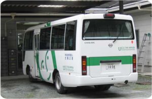 送迎用マイクロバス　太陽の家　就労継続支援